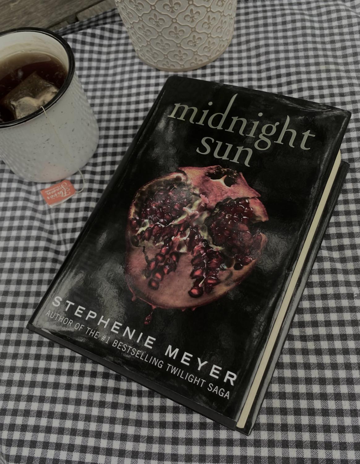 Midnight Sun Book Review  Beauty and the Bookshelves